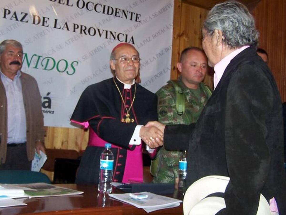 Víctor Carranza, el 'zar de las esmeraldas', estuvo presente en la reunión de los mineros que se realizó en Boyacá. COLPRENSA