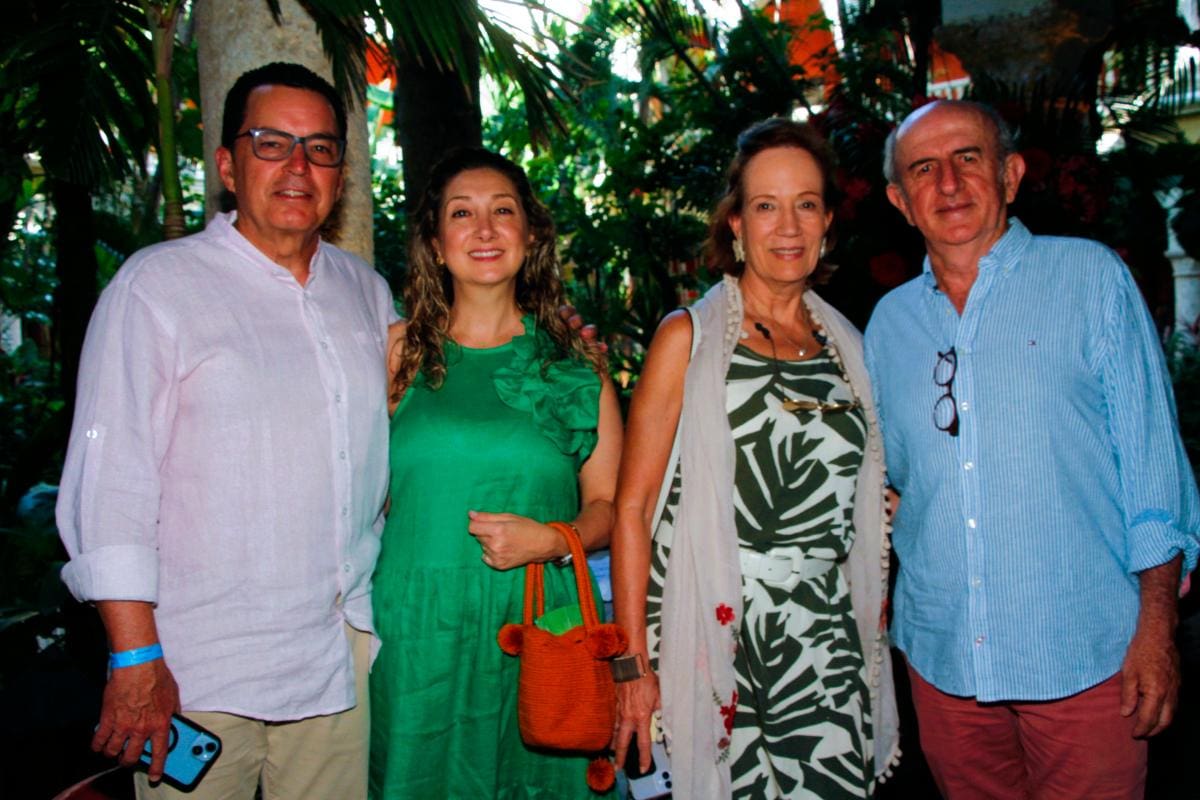 Michael Adams, Clara Rico, Claudia Estrada y Álvaro Uribe Mejía.