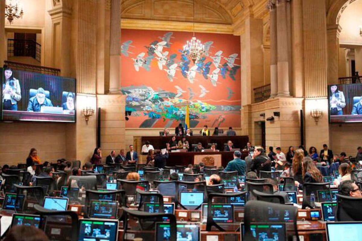 Discusión de reforma a la salud en la Cámara se aplaza para noviembre