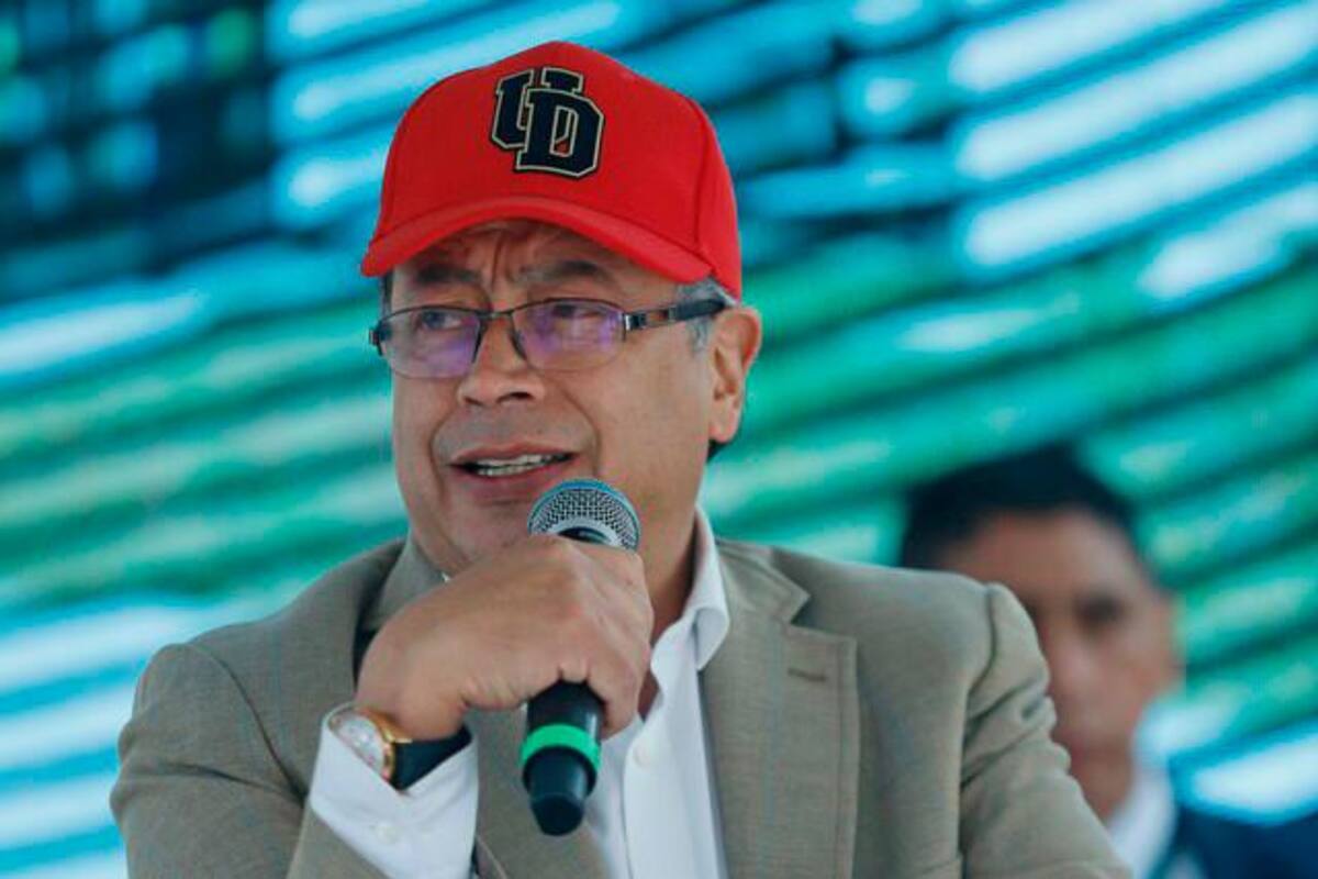 Petro pide a campesinos colaborar para liberar a policías en Caquetá