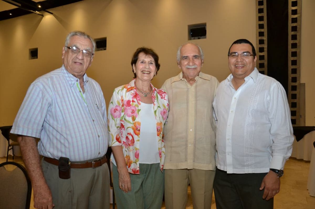 Guillermo Vergara, Susana Laborda de Barrios, Jaime Barrios Amaya y Jaime Barrios Laborda.