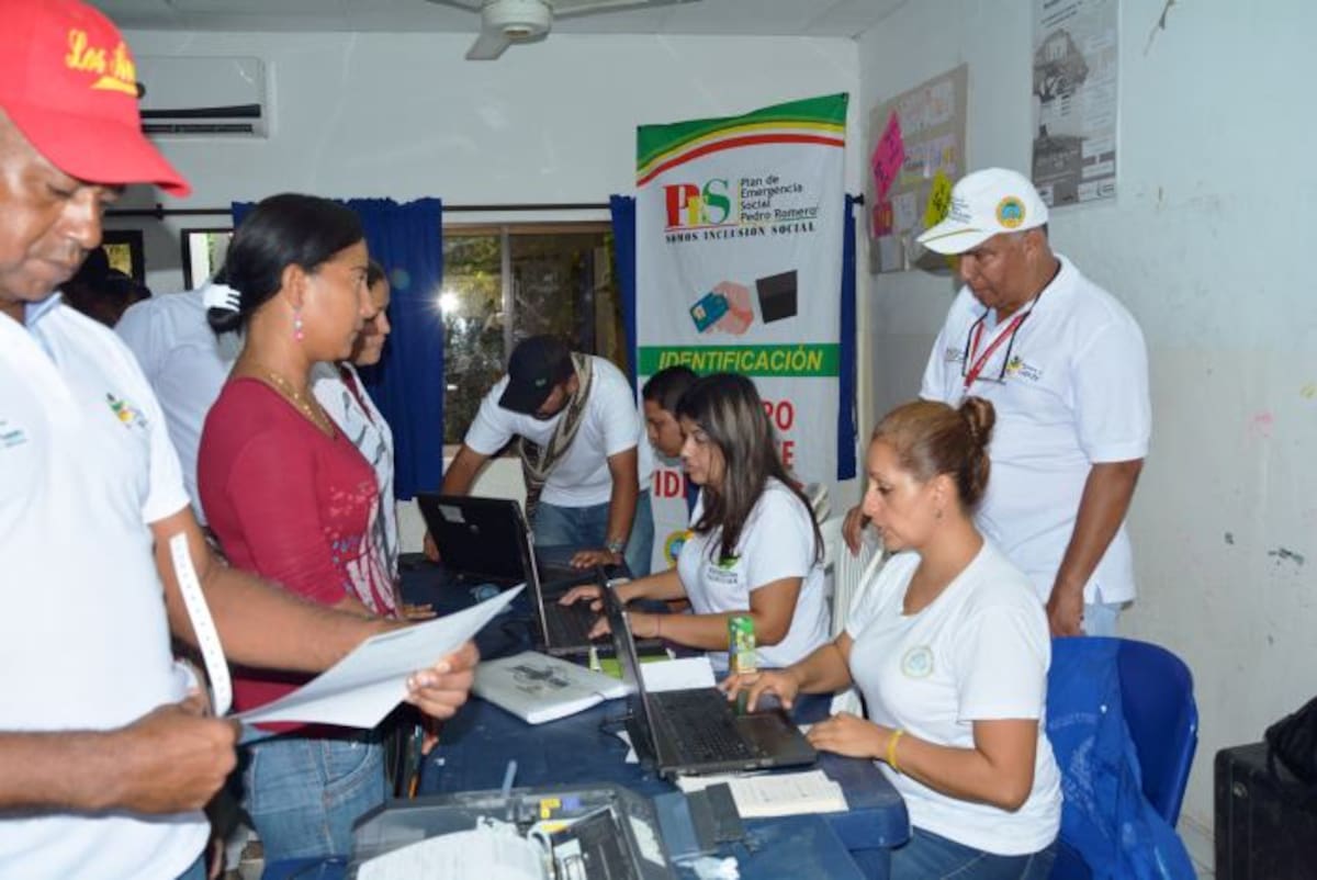 En las comunidades más vulnerables de Cartagena, el PES y la Registraduría Nacional vienen realizando jornadas gratuitas de identifciación de ciudadanos. CORTESÍA