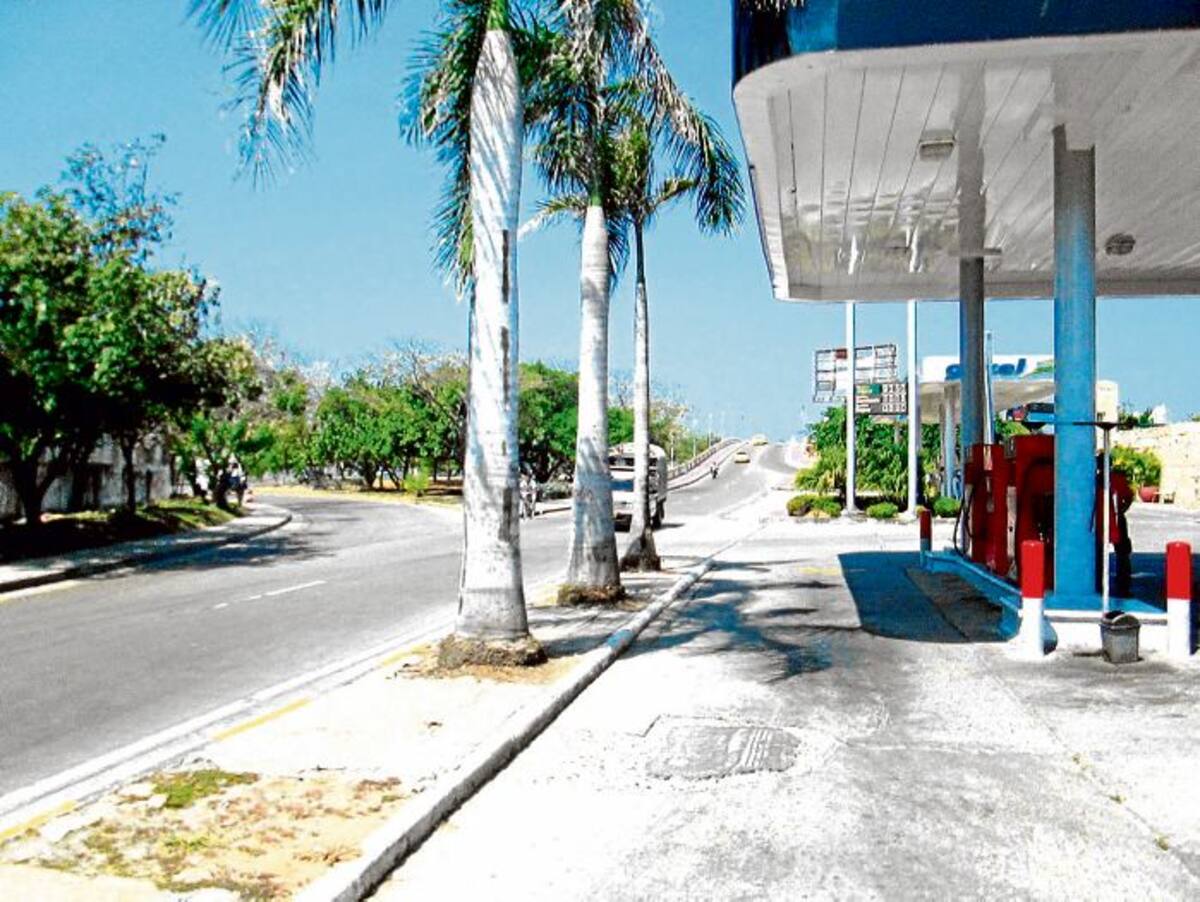 Paralelo al Puente Román se prevé la construcción de una nueva estructura que conectaría con el retorno vial que conduce a Manga. PEDRO TORRES-GENTE BAHÍA-EL UNIVERSAL