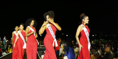 Galería de fotos: así lucieron las candidatas en la Imposición de Bandas