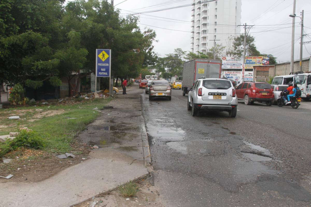 Cinco años con las calles mojadas: en Santa Clara amenazan con bloquear vías