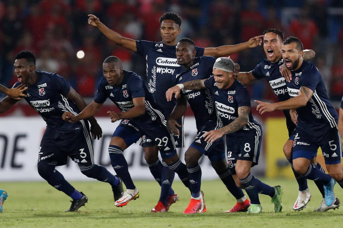 El portero Mosquera vuela en los penaltis y DIM pasa en la Sudamericana