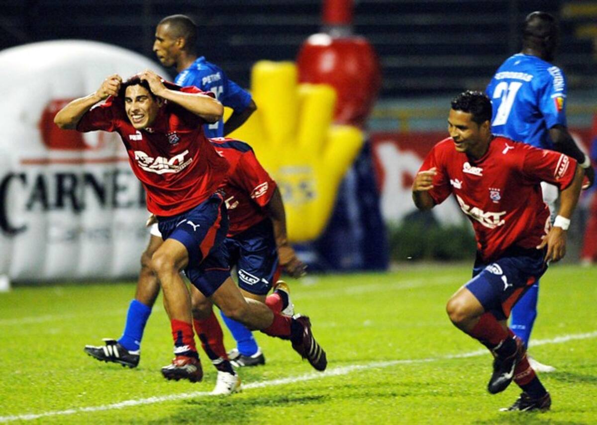 Luego de varios días de especulaciones sobre los refuerzos del Deportivo Independiente Medellín, el presidente del equipo confirmó el regreso de Mauricio Molina. Colprensa