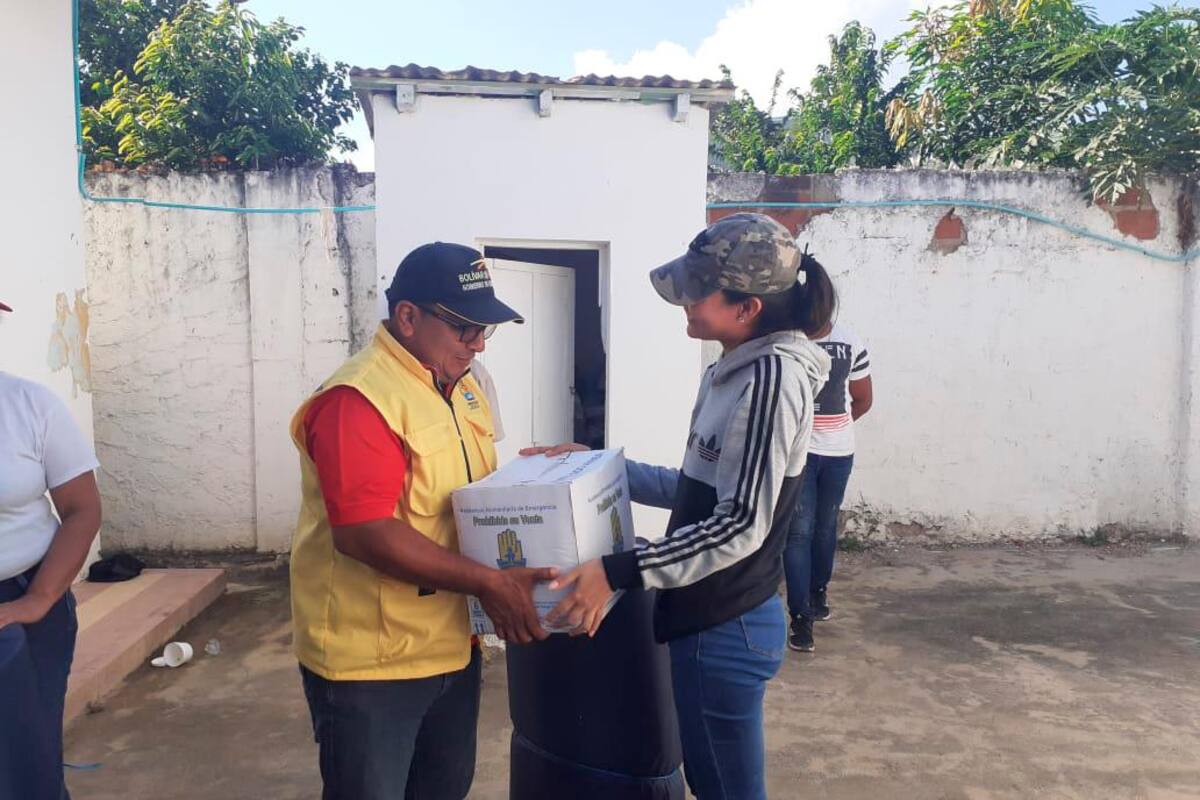 Primera entrega de ayudas humanitarias en El Prado, El Carmen