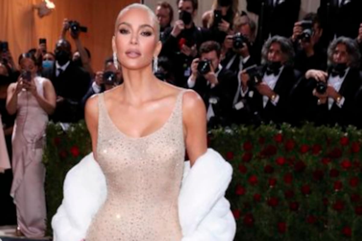 Acusan a Kim Kardashian de dañar vestido de Marilyn que lució en la Met Gala