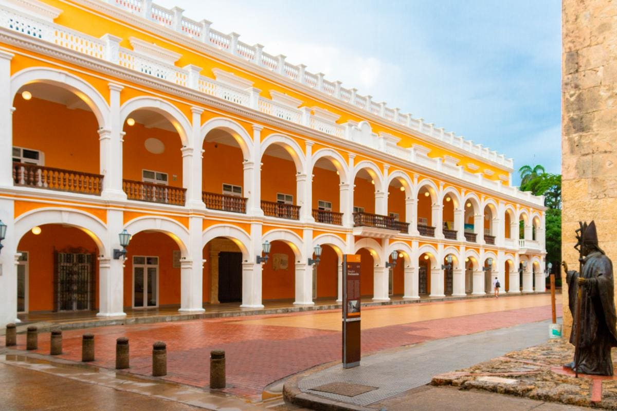 Buscan crear empresa para administrar el Palacio de La Proclamación