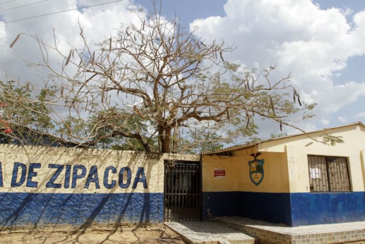 La institución educativa de Zipacoa, en Villanueva, ha sido objeto de robo en varias oportunidades. La comunidad señala que el vigilante debe ser cambiado porque nunca ha respondido por lo hurtado. Archivo