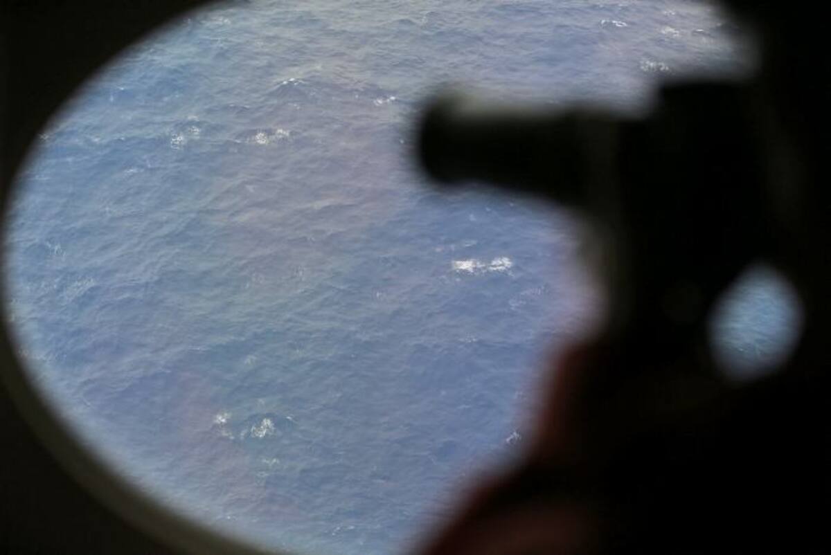 Se espera dar con el paradero de las cajas del avión malasio antes de que la información ya no pueda ser recuperada. AP Rob Griffith