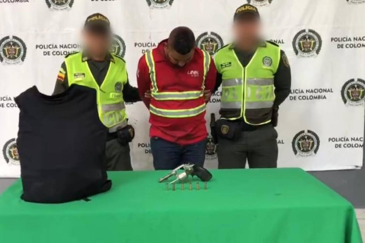 Video: Ocho hombres en 7 motos cometen robo de película en centro comercial