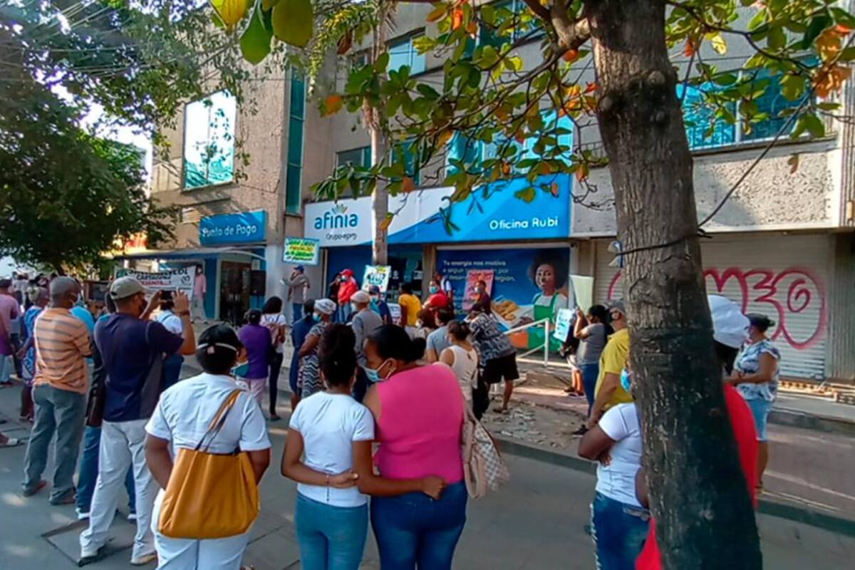 “El recibo viene caro”: realizan plantón en sede de Afinia