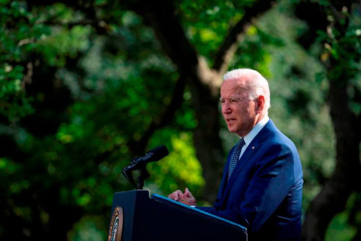 Biden pide no dejar que Trump “reescriba la historia” del asalto al Capitolio
