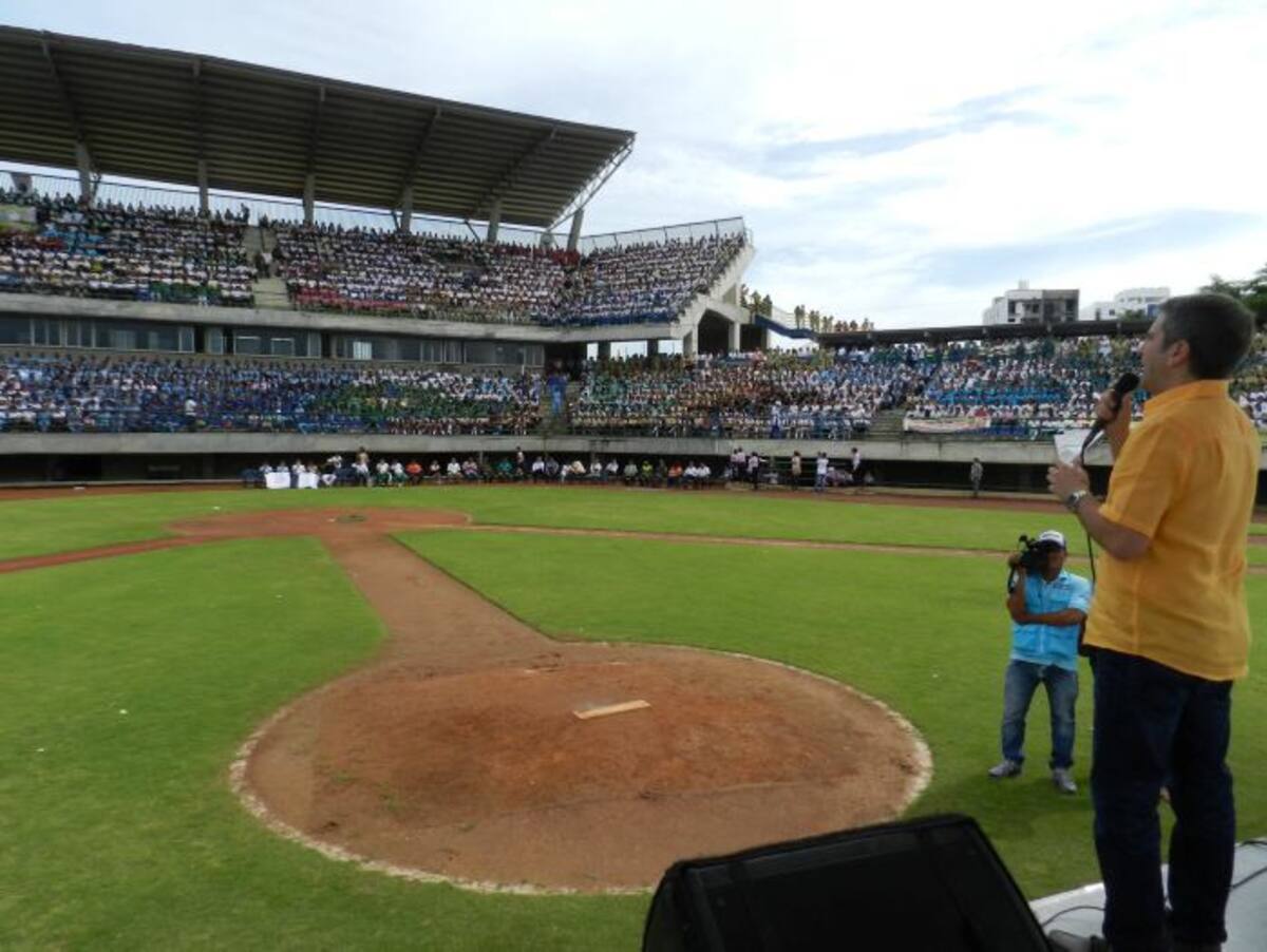 Estudiantes de Montería reunidos con el alcalde Carlos Correa. Nidia Serrano - El Universal