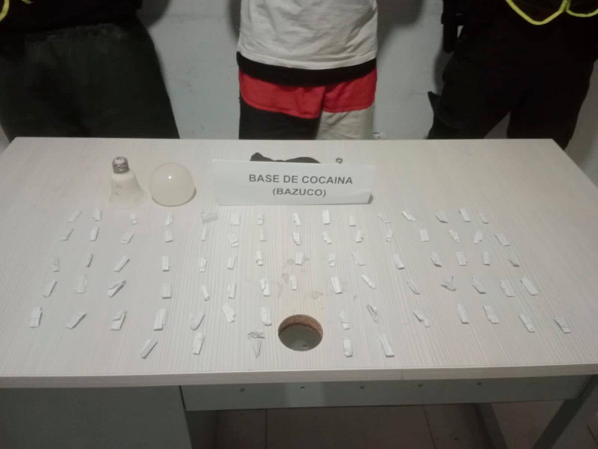 En total, al hombre le encontraron 90 dosis listas para su distribución. //Cortesía