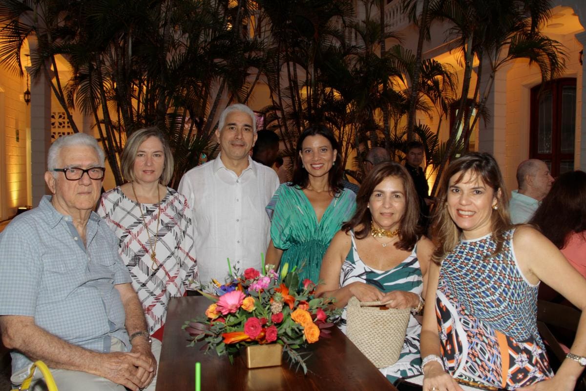 Ramón Del Castillo Restrepo, Rossana Trucco, Jaime Bonet, Piedad Rojas, María Margarita Carbonell y Male de Vivero.