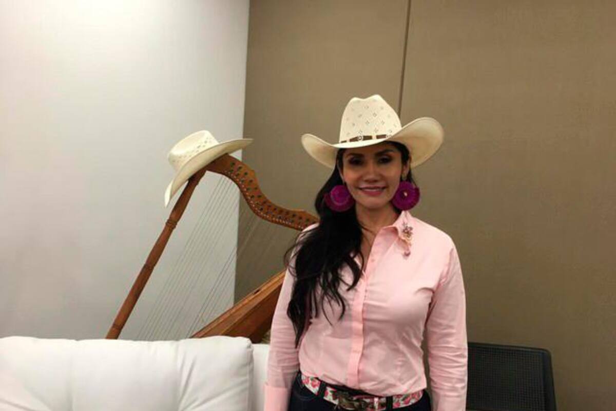 Demandan por doble militancia a la senadora Amanda Rocío González