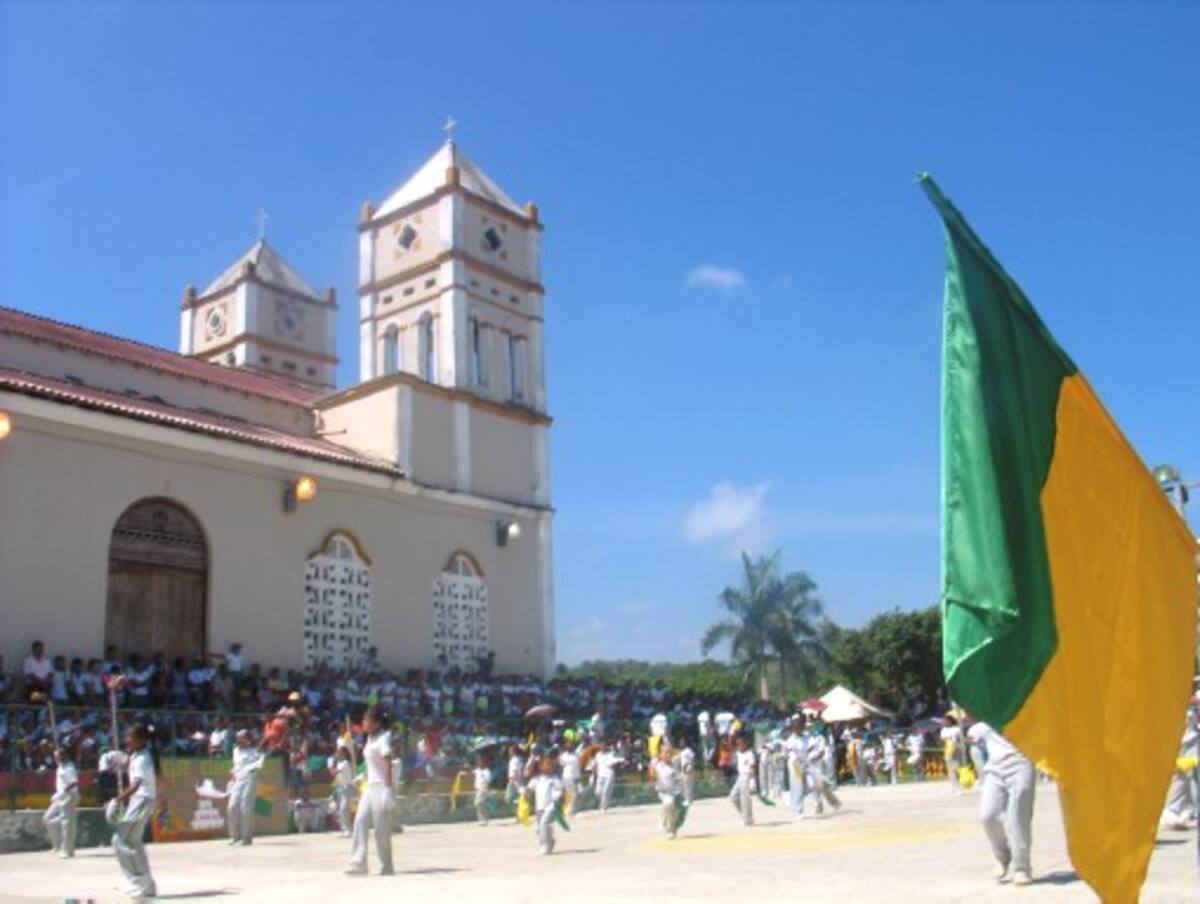 Las bandas de paz de los colegios de Villanueva le dieron el toque musical a los festejos de la fundación del municipio. SILFREDO LIGARDO - EL UNIVERSAL
