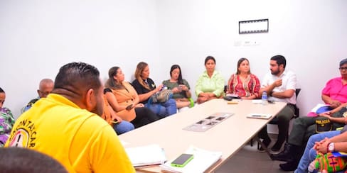 Alcaldía y taxistas de Cartagena se reunieron, ¿qué acordaron?