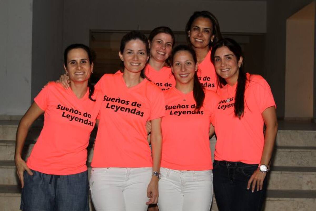 Lila Pérez, Paola Dávila Pestana, Beatriz Caviedes, Cristina Ortega, Ingrid Salas y Silvana Tejada. MARUJA PARRA