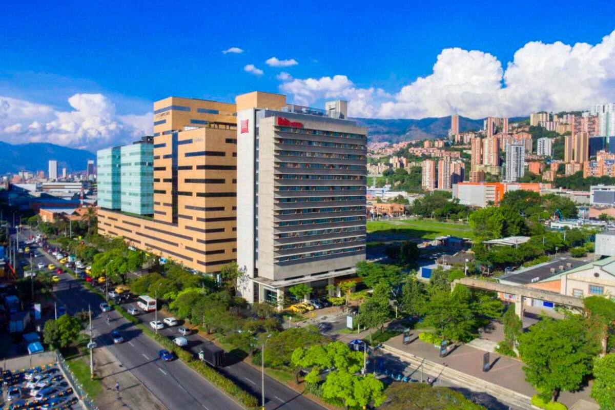 ¡Trágico! Una mujer embarazada y un turista murieron tras caer de edificios