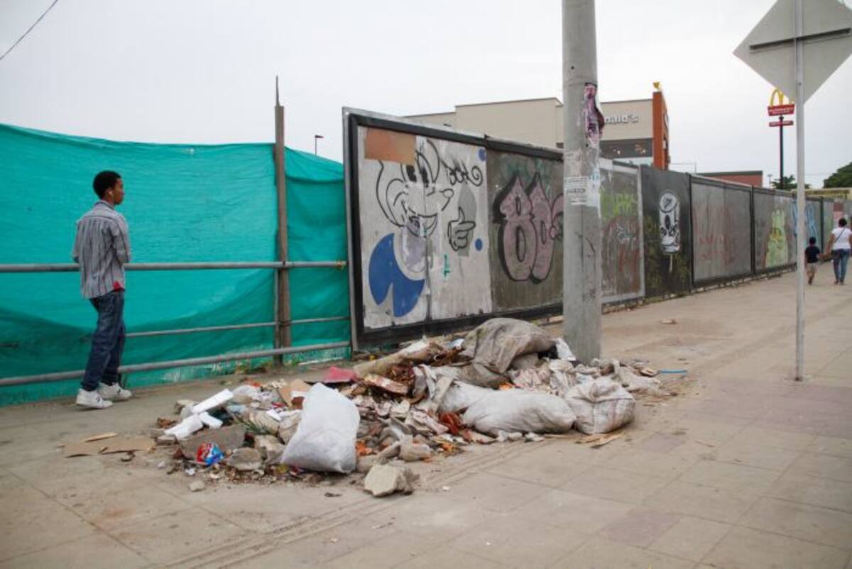 Basurero en Los Ejecutivos, Avenida Pedro de Heredia.