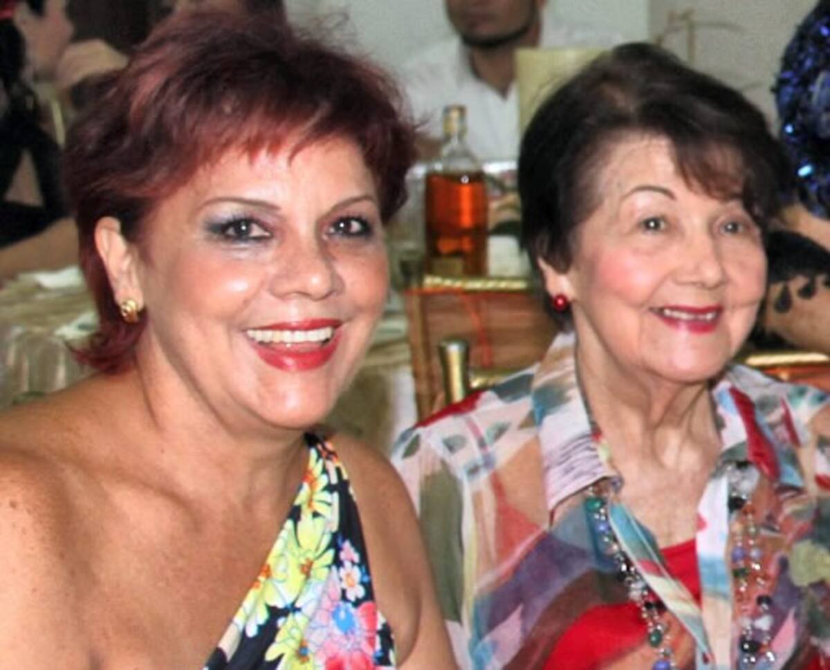 Martha de Arocha y Carmencita de González.