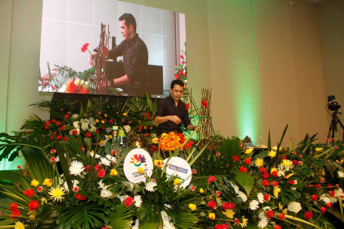 Floricultores, a ganar más mercado nacional