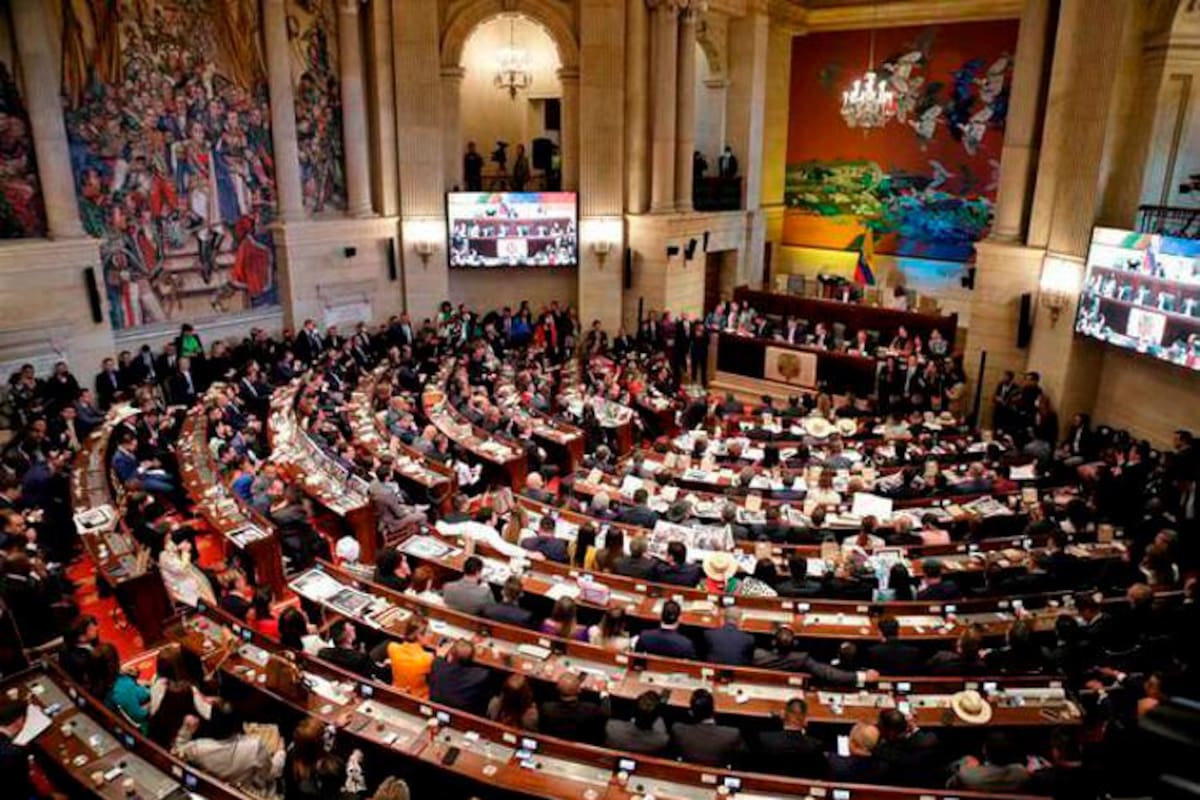 Tras negar más de 140 impedimentos, la Cámara concilió la reforma política