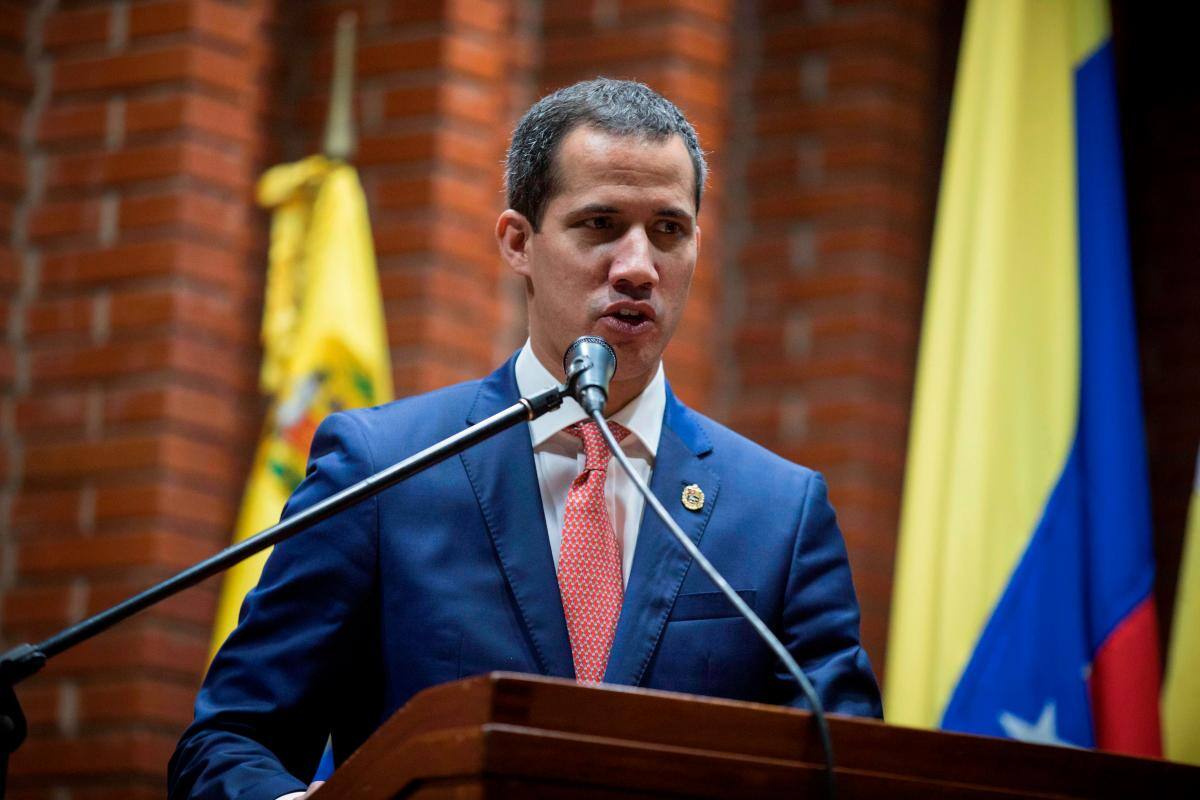 Guaidó pide a Colombia investigar supuesta corrupción de sus delegados