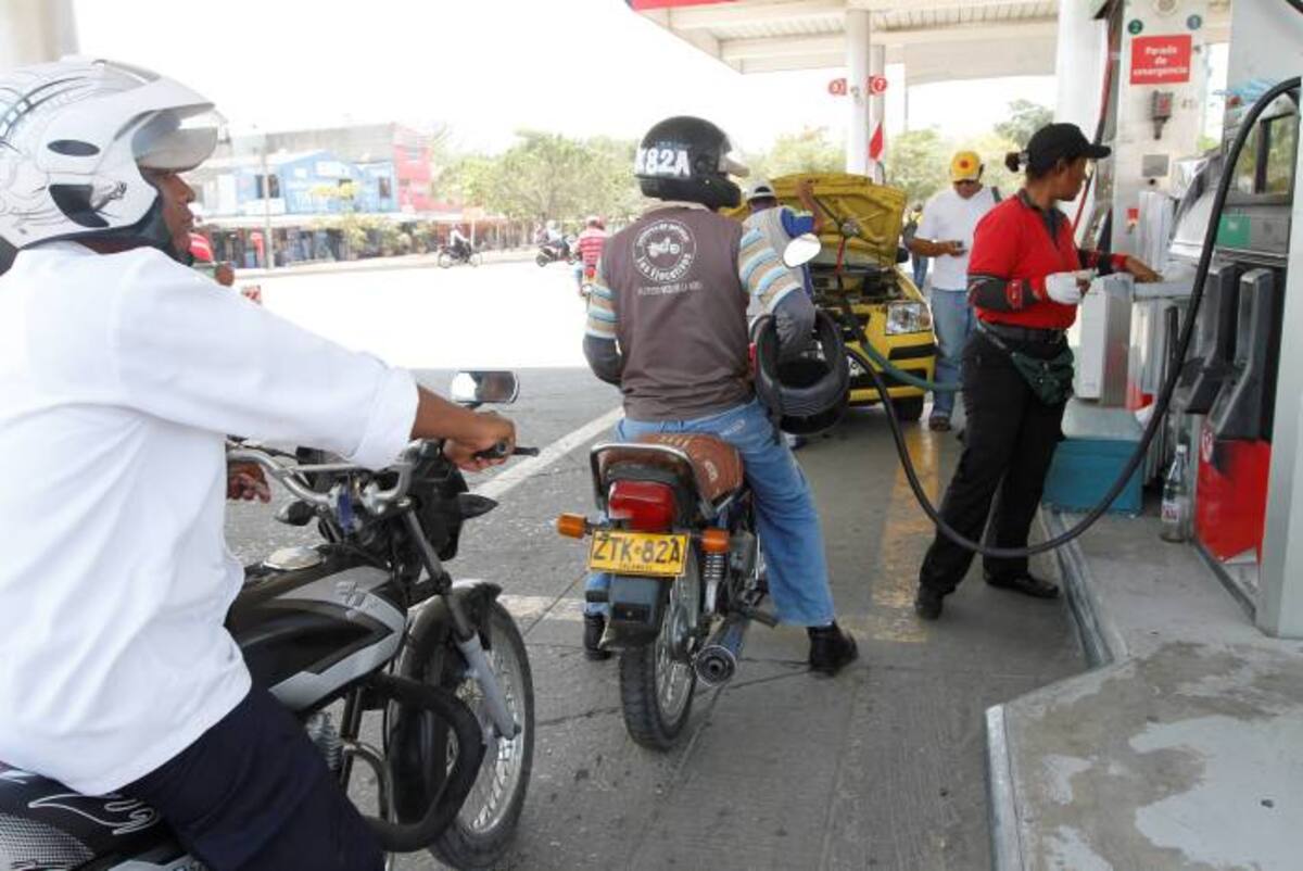 Los promotores de la manifestación estiman que si se dejara de comprar un día de combustibles en Colombia, en protesta por las alzas, se daría una disminución de cerca de 3 millones 400 mil galones de gasolina en el consumo habitual, esto equivale a unos 30 mil millones de pesos. AROLDO MESTE ALCÁNTARA - EL UNIVERSAL