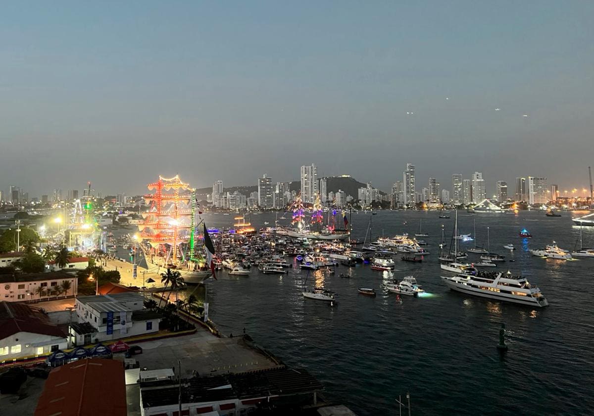 Lanchas y yates ubicadas alrededor del muelle principal de la Base Naval ARC ´Bolívar´ disfrutan del Festival Cultural. //El Universal