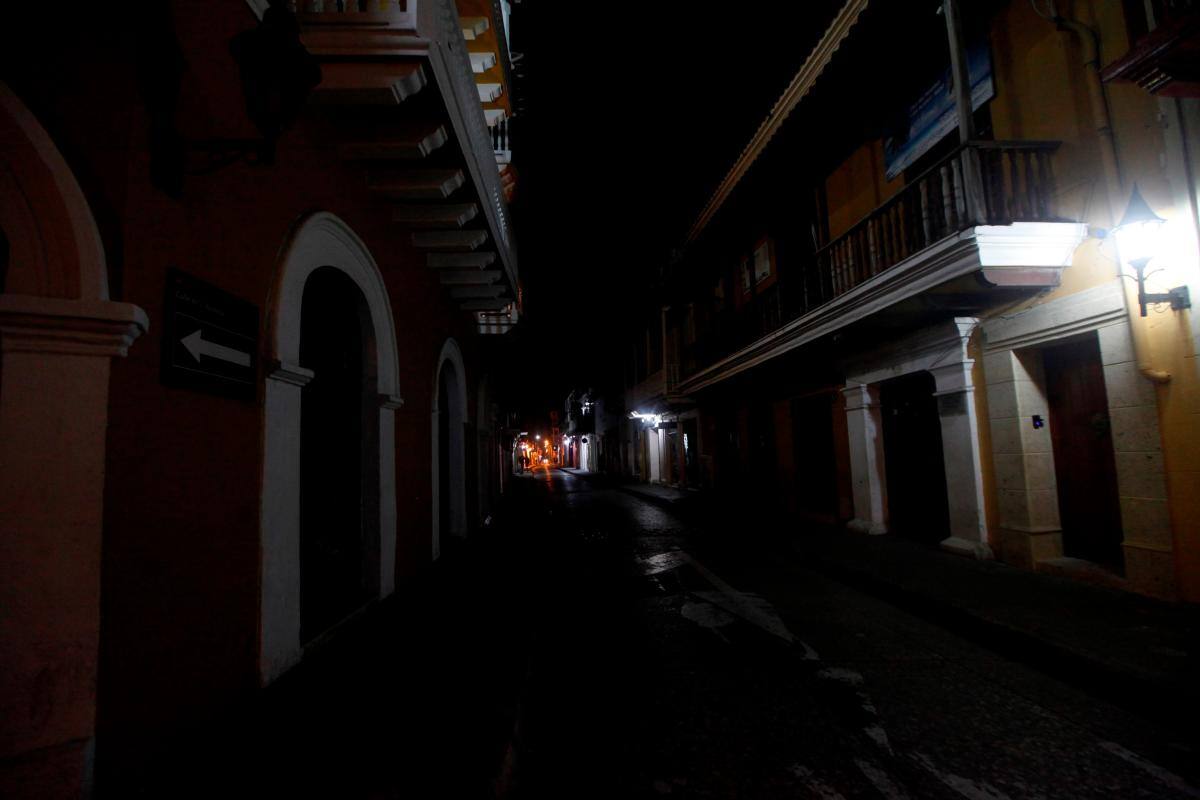 La calle de La Moneda volvió a quedar en la oscuridad
