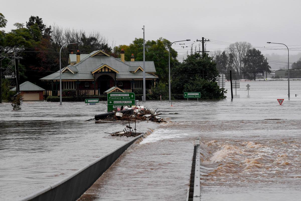 Australia ordena evacuar a miles de personas por inundaciones en Sídney