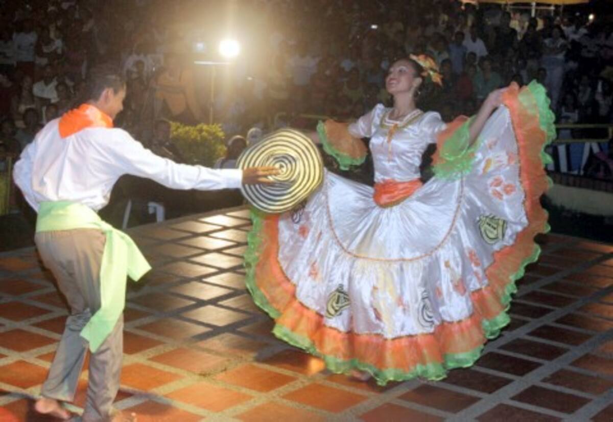 Luz Delia Gómez Sierra, quien representará a Sucre en el Reinado Nacional del Folclor en Ibagué, realizó una muestra del baile del Fandango.