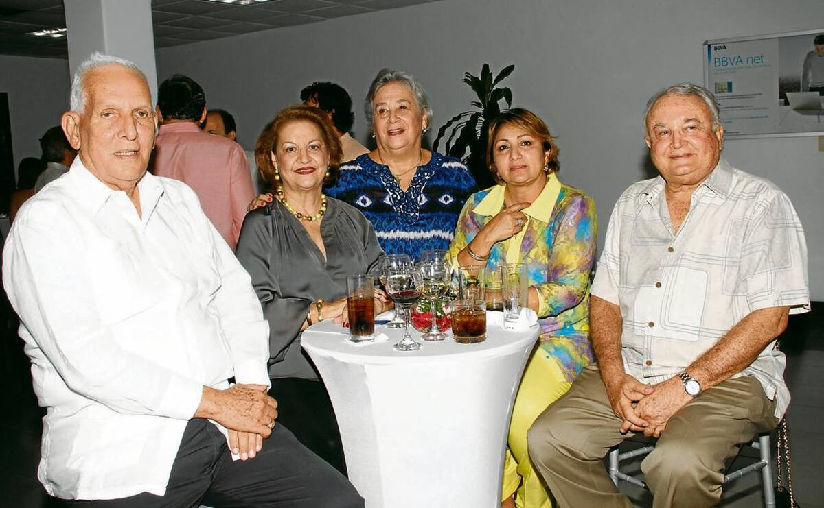 José Ramón Gómez, Astrid de Gómez, Carmen Luz de Pretelt, Arieth Esquivia y Antonio Pretelt.