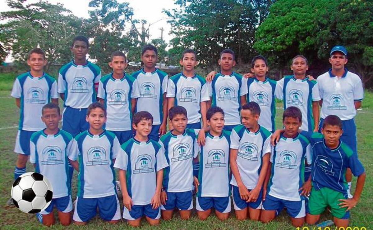 Delegación de fútbol Tacasuán Comfacor para el evento de escuelas de fútbol que se realizará en Montería.