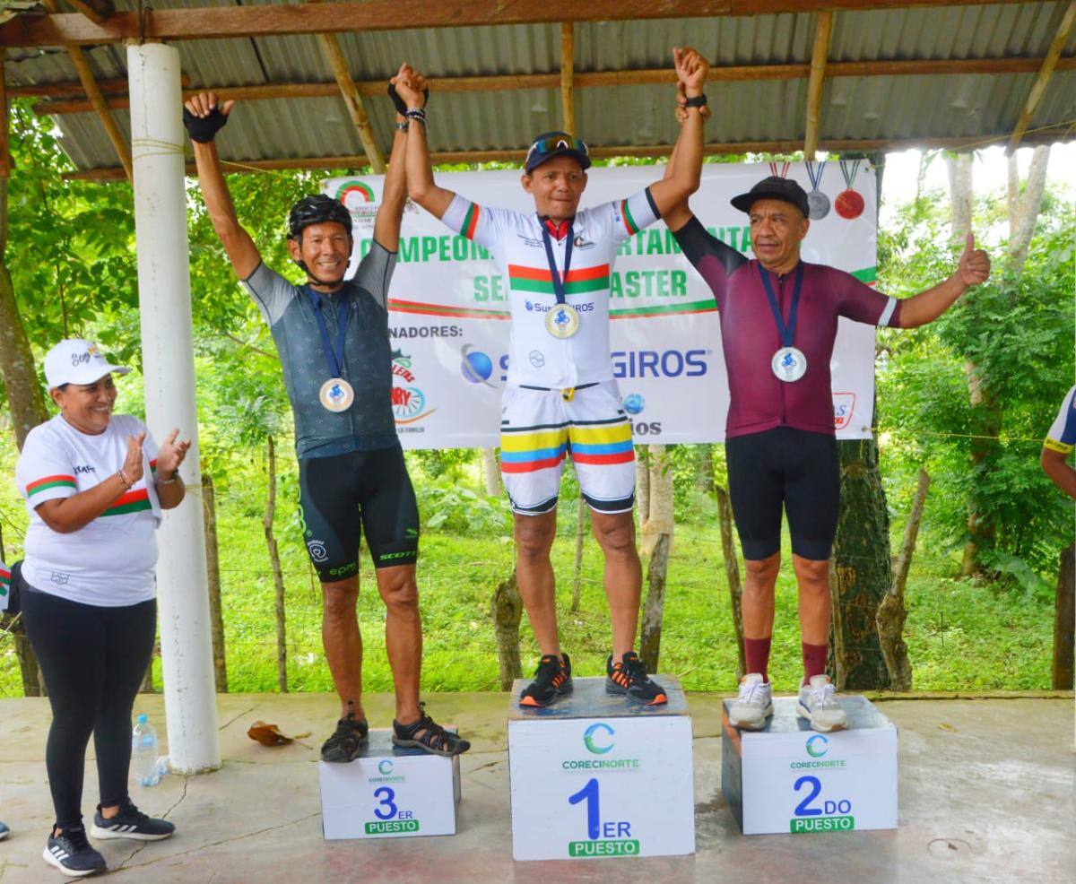 La prueba de Ruta en la categoría D tuvo como gran ganador al veterano ciclista Henry Salgado Robles.