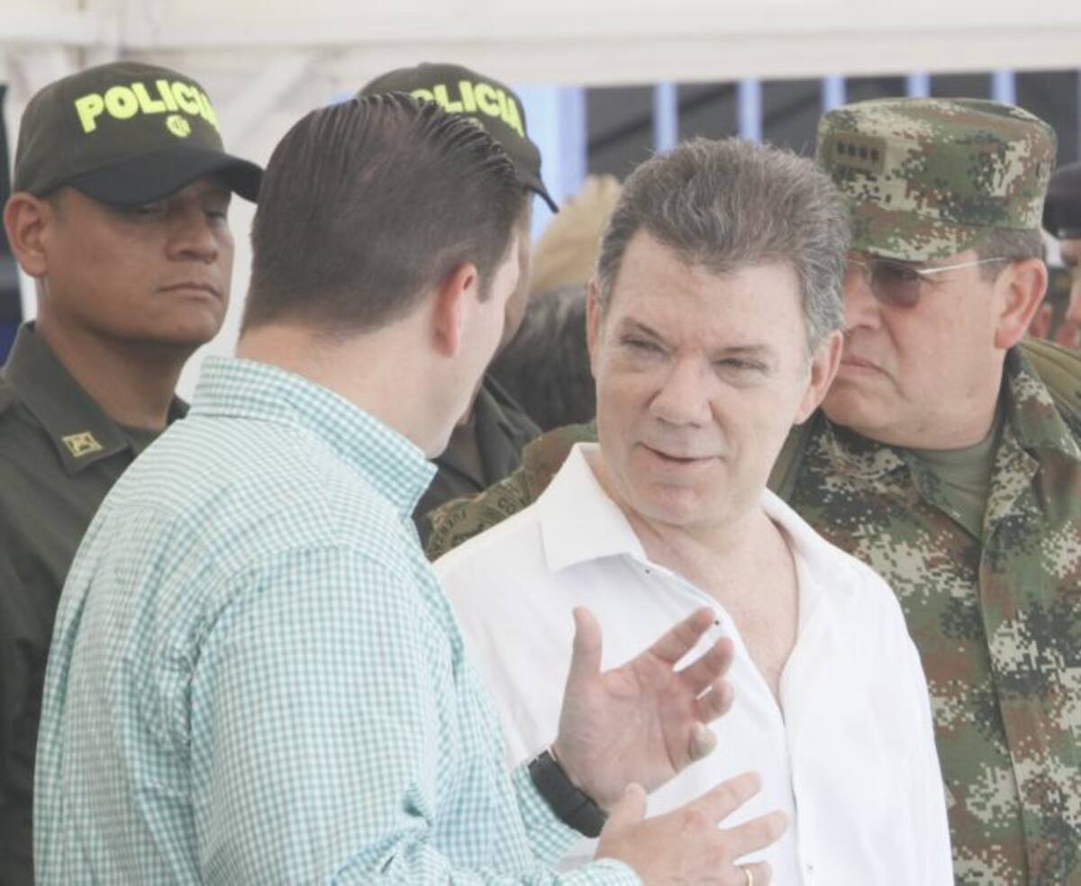 El presidente Juan Manuel Santos aseguró a el periódico El País, de España, que vislumbra un futuro en el que representantes de las Farc estén sentados en el Congreso de la República.