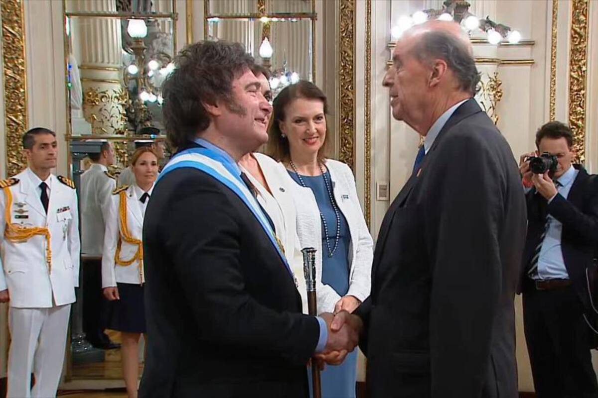 Apretón de manos: primer contacto de Colombia con la nueva Argentina