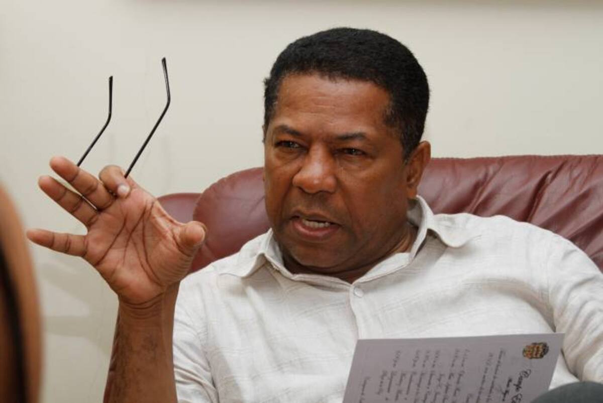 Nausícrate Pérez, secretario del Interior.