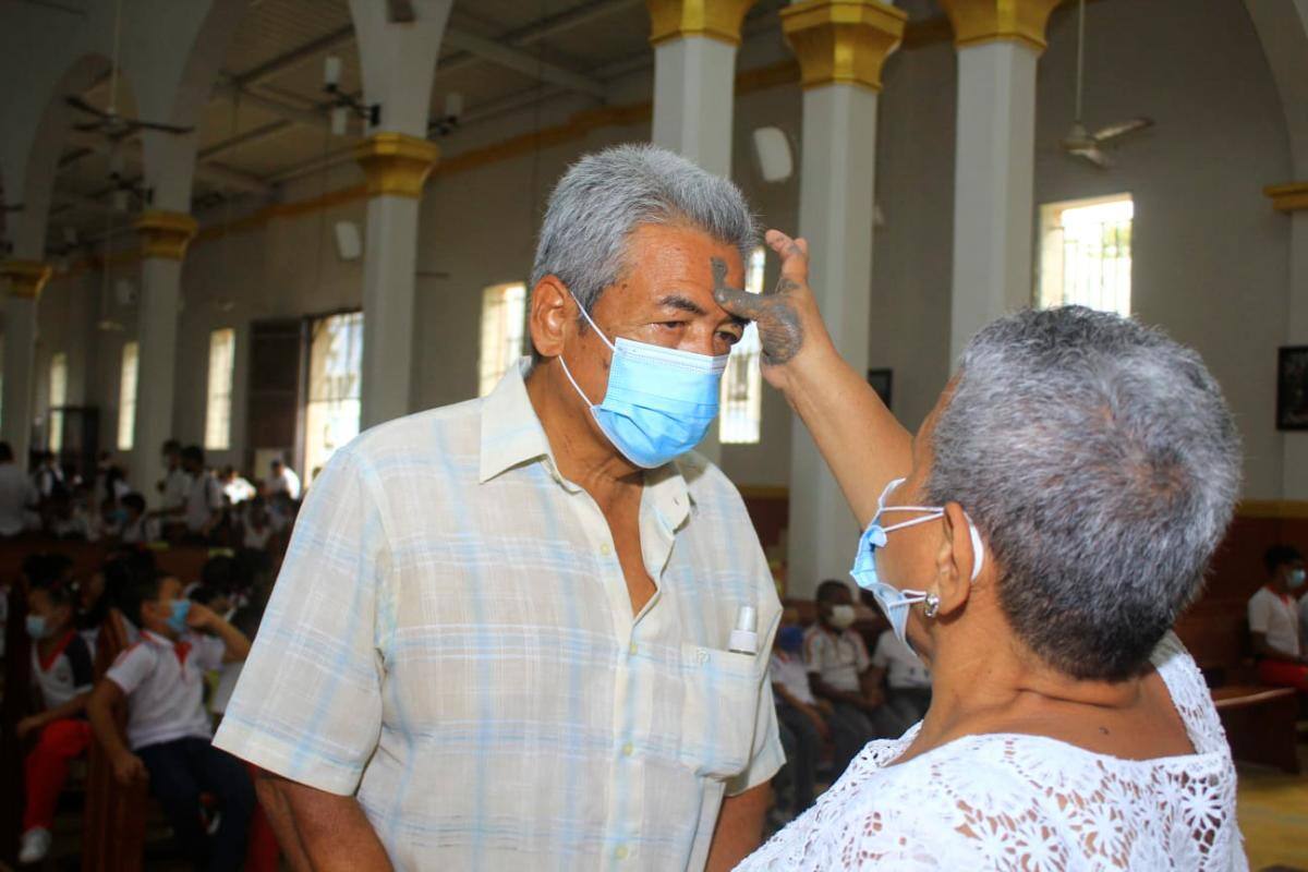 En fotos: Así viven los cartageneros en miércoles de cenizas