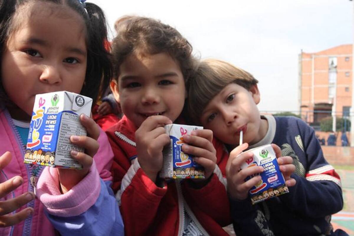 Consumo de leche en niños. COLPRENSA