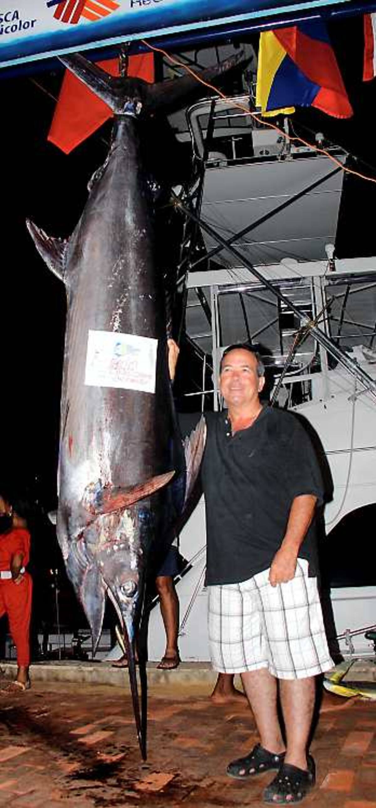 carlos Otero capturó un marlinb de más de trecientas libras en el pasado torneo de pesca en Cartagena. Zenia Valdelamar-El Universal