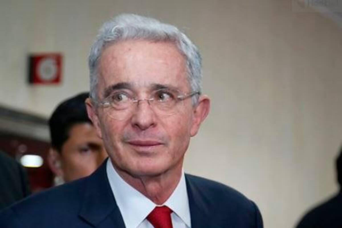 Extender el fuero presidencial, la polémica propuesta de Lara