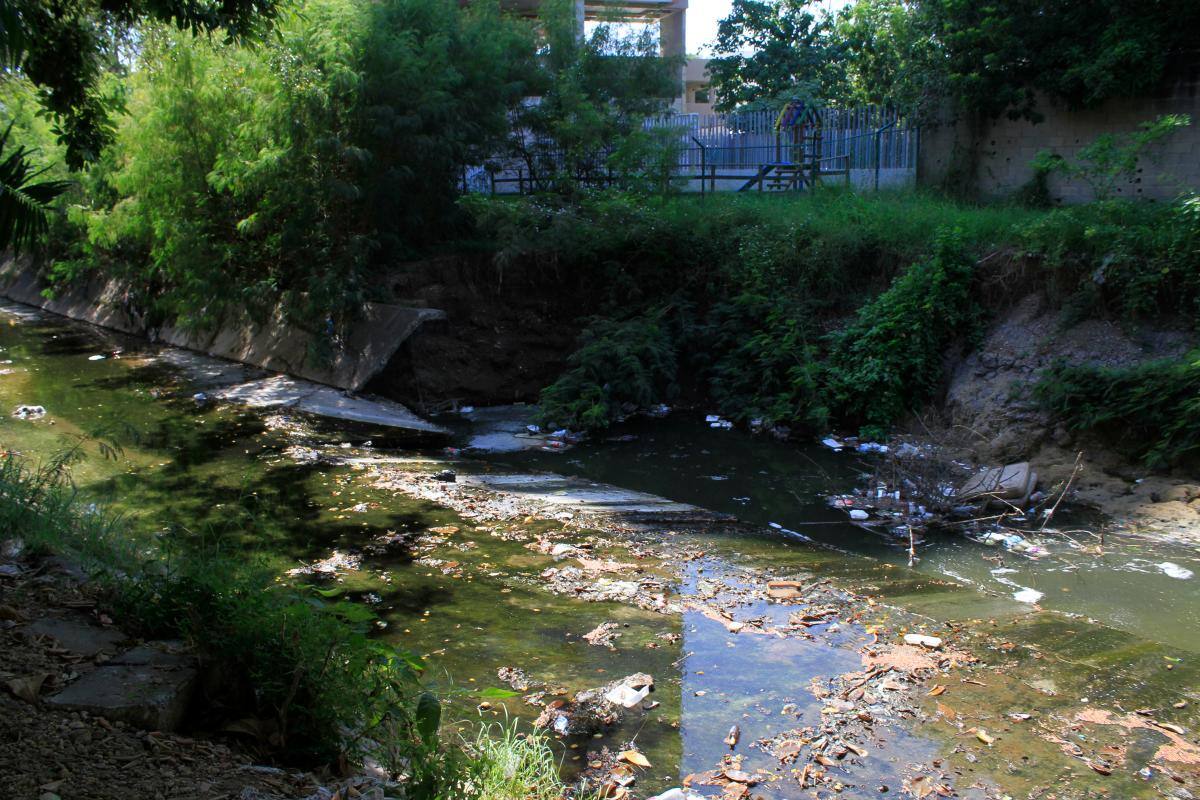 Canal de Los Alpes también se desmorona
