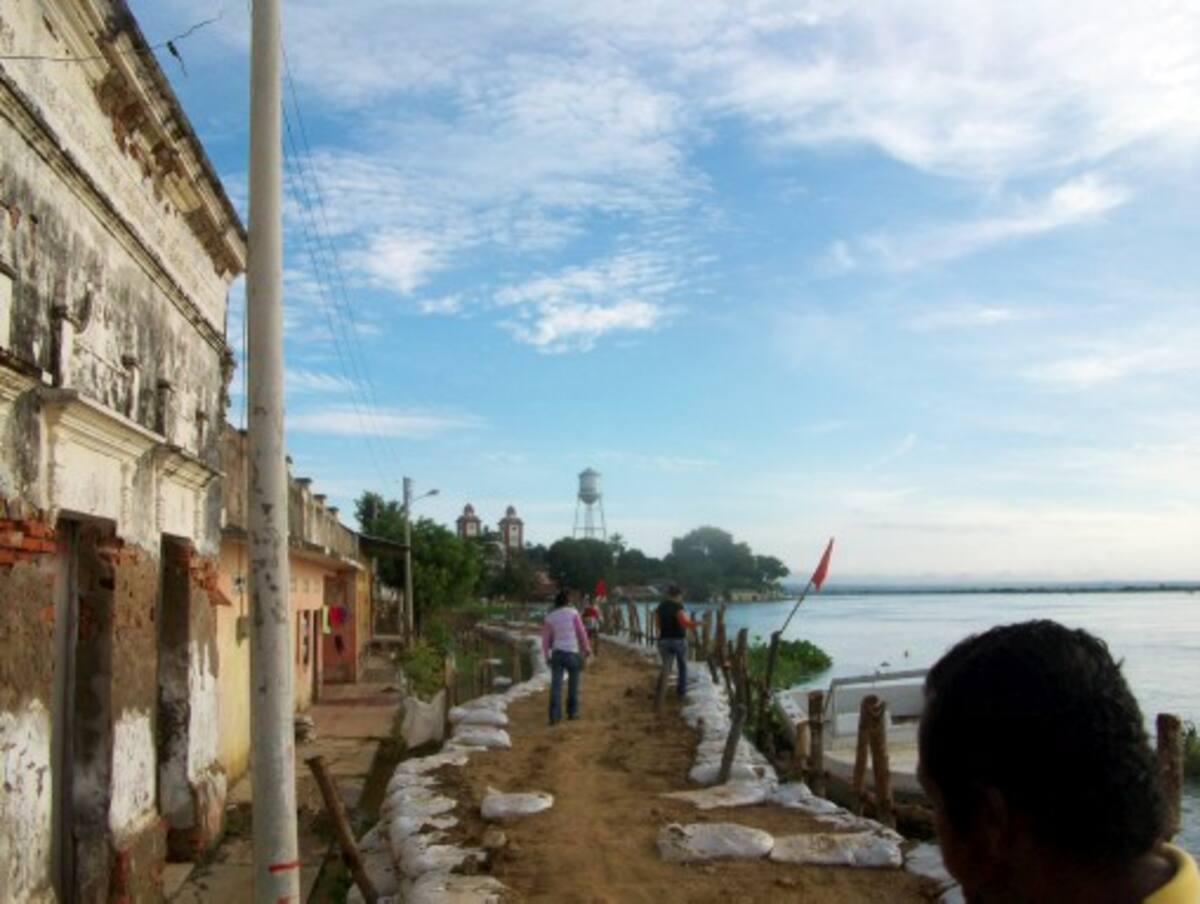 El nivel del Río Magdalena crece por las precipitaciones en el interior del país. Contratarán obras por $750 millones para mitigar inundaciones. LILA LEYVA - EL UNIVERSAL