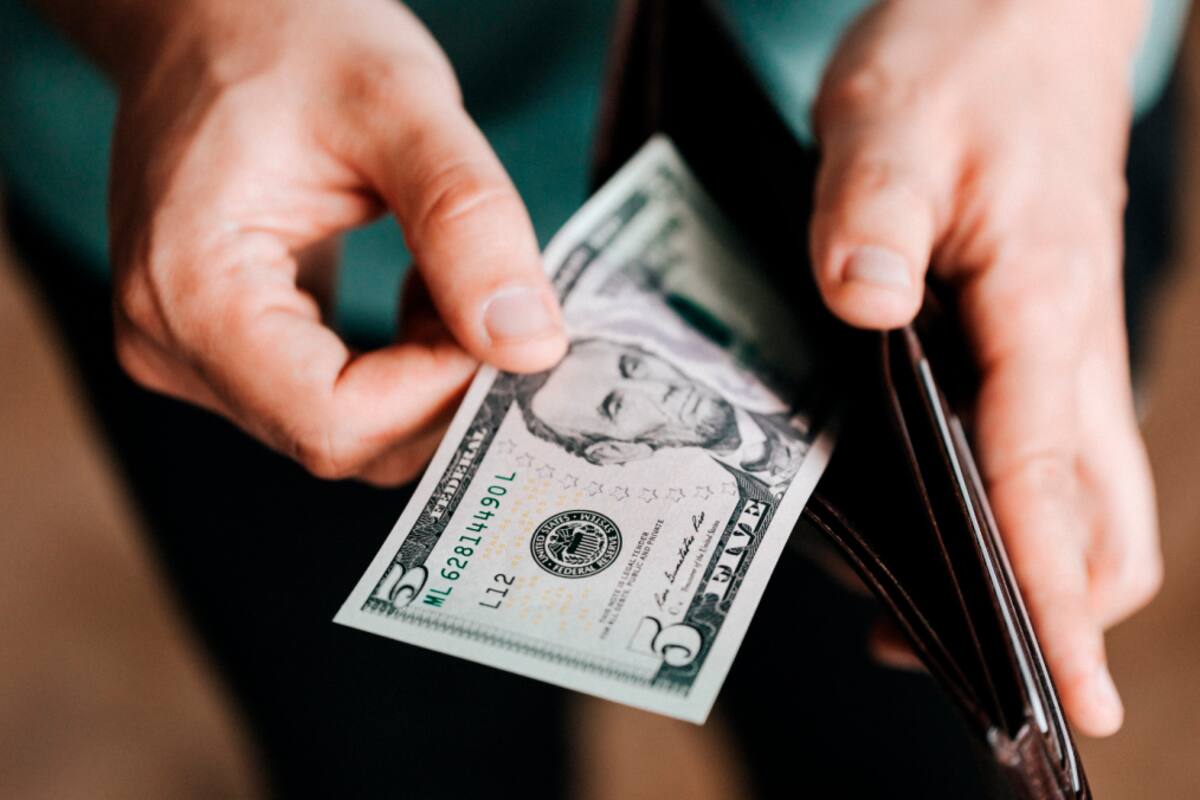 Así cerró el dólar el martes 11 de abril en Colombia